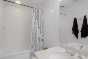 901 W 9th St, Austin, TX 78703 - Photo 14