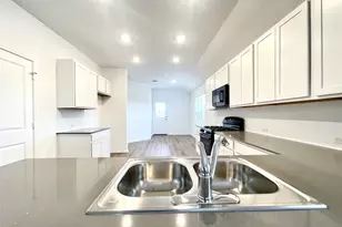 305 Milliner Loop, Hutto, TX 78634 - Photo 8