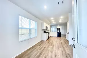 305 Milliner Loop, Hutto, TX 78634 - Photo 10