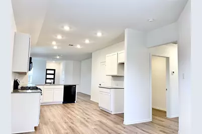 305 Milliner Loop, Hutto, TX 78634 - Photo 10