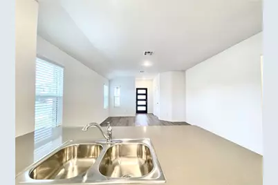 305 Milliner Loop, Hutto, TX 78634 - Photo 14