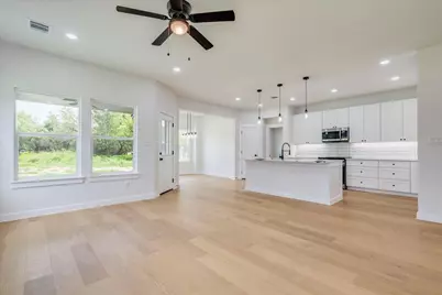 107 Keahi Court, Bastrop, TX 78602 - Photo 12