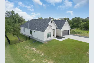 809 John Price, Blanco, TX 78606 - Photo 2
