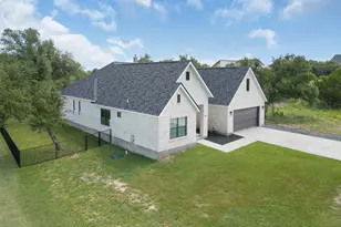 809 John Price, Blanco, TX 78606 - Photo 2