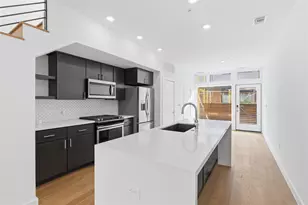 2002 E 7th St, Austin, TX 78702 - Photo 2