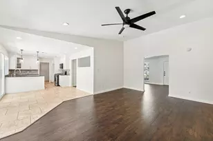 11307 Alhambra Dr, Austin, TX 78759 - Photo 10