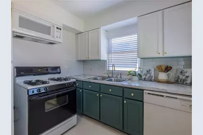 906 Capitol Court #B, Austin, TX 78756 - Photo 4