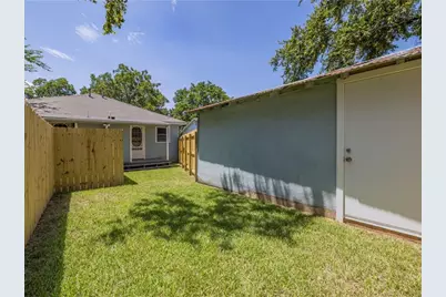906 Capitol Court #B, Austin, TX 78756 - Photo 6