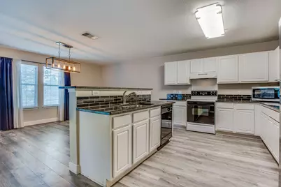 7113 Encanto Trail, Austin, TX 78744 - Photo 8