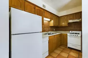 803 W 28th St, Austin, TX 78705 - Photo 4