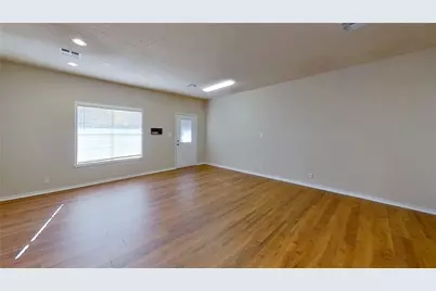 1915 S Austin Ave #110, 111, 112, Georgetown, TX 78626 - Photo 2