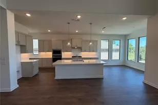 308 Smoke Signal Dr, Liberty Hill, TX 78642 - Photo 2