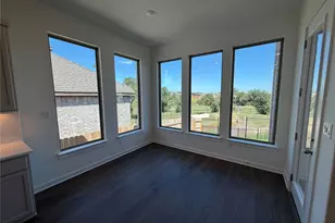 308 Smoke Signal Dr, Liberty Hill, TX 78642 - Photo 4