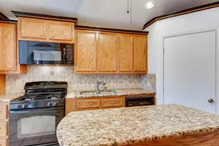 6203 Felix Ave, Austin, TX 78741 - Photo 8