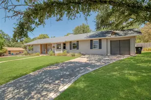 1208 Country Club Rd, Georgetown, TX 78628 - Photo 2