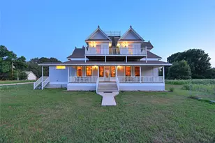 807 Colorado Dr, Smithville, TX 78957 - Photo 2