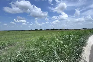 35 Ih, Jarrell, TX 76537 - Photo 14