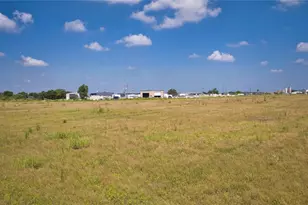 35 Ih, Jarrell, TX 76537 - Photo 30
