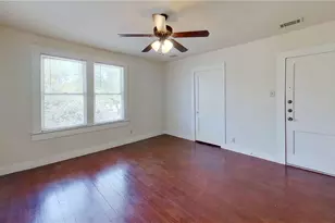 1607 S Austin Ave, Georgetown, TX 78626 - Photo 4