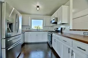 152 Round Up Dr, Liberty Hill, TX 78642 - Photo 4