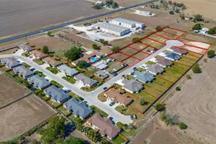 335 Navarro Wy, Seguin, TX 78155 - Photo 6