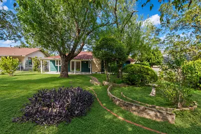 2107 Red Stone Lane, Austin, TX 78727 - Photo 18