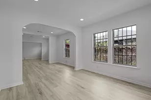 2703 E Cesar Chavez St, Austin, TX 78702 - Photo 6