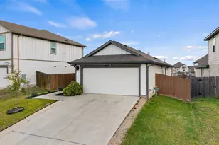 13109 Brave Tenderfoot Trl, Buda, TX 78610 - Photo 4