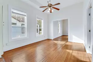 609 W 35th St, Austin, TX 78705 - Photo 12