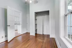 609 W 35th St, Austin, TX 78705 - Photo 18