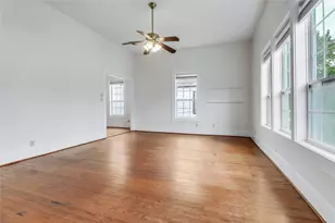 609 W 35th St, Austin, TX 78705 - Photo 4
