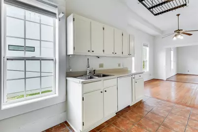 609 W 35th Street, Austin, TX 78705 - Photo 14