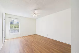 910 Duncan Ln, Austin, TX 78705 - Photo 24