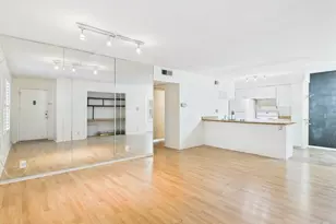 910 Duncan Ln, Austin, TX 78705 - Photo 4