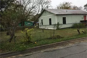1100 Chihuahua St, Lockhart, TX 78644 - Photo 2