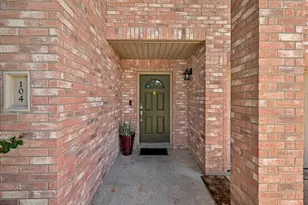 104 N Sumac Ln, Georgetown, TX 78633 - Photo 6