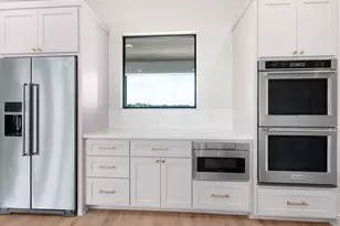 209 Burnet Oaks Dr, Burnet, TX 78611 - Photo 14