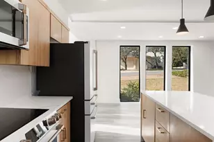 8610 Grandview Dr, Jonestown, TX 78645 - Photo 6