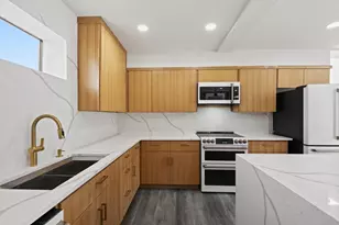 8610 Grandview Dr, Jonestown, TX 78645 - Photo 4