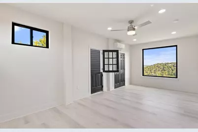 8610 Grandview Drive, Jonestown, TX 78645 - Photo 20