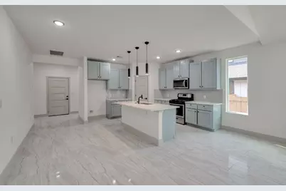 202 Washington Street, Elgin, TX 78621 - Photo 6