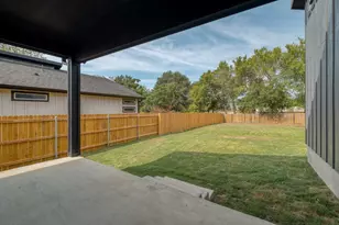 202 Washington St, Elgin, TX 78621 - Photo 24