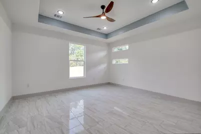 202 Washington Street, Elgin, TX 78621 - Photo 12
