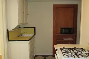 908 W 22nd St, Austin, TX 78705 - Photo 4