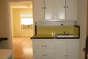 908 W 22nd St, Austin, TX 78705 - Photo 2