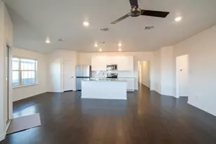 608 Double Vision Rd, Jarrell, TX 76537 - Photo 6