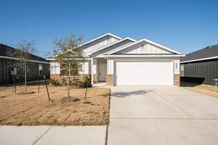 608 Double Vision Rd, Jarrell, TX 76537 - Photo 2