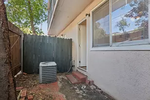 1010 W 23rd St, Austin, TX 78705 - Photo 8