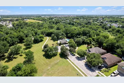 1049 Regency Lane, Round Rock, TX 78665 - Photo 32