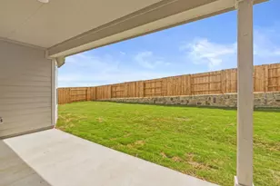 526 Rubber Tree Wy, Buda, TX 78610 - Photo 18